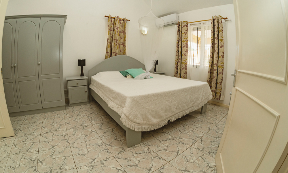 Gold Coast Villa thumbnail 2