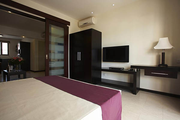 Grand Bay Suites thumbnail 2