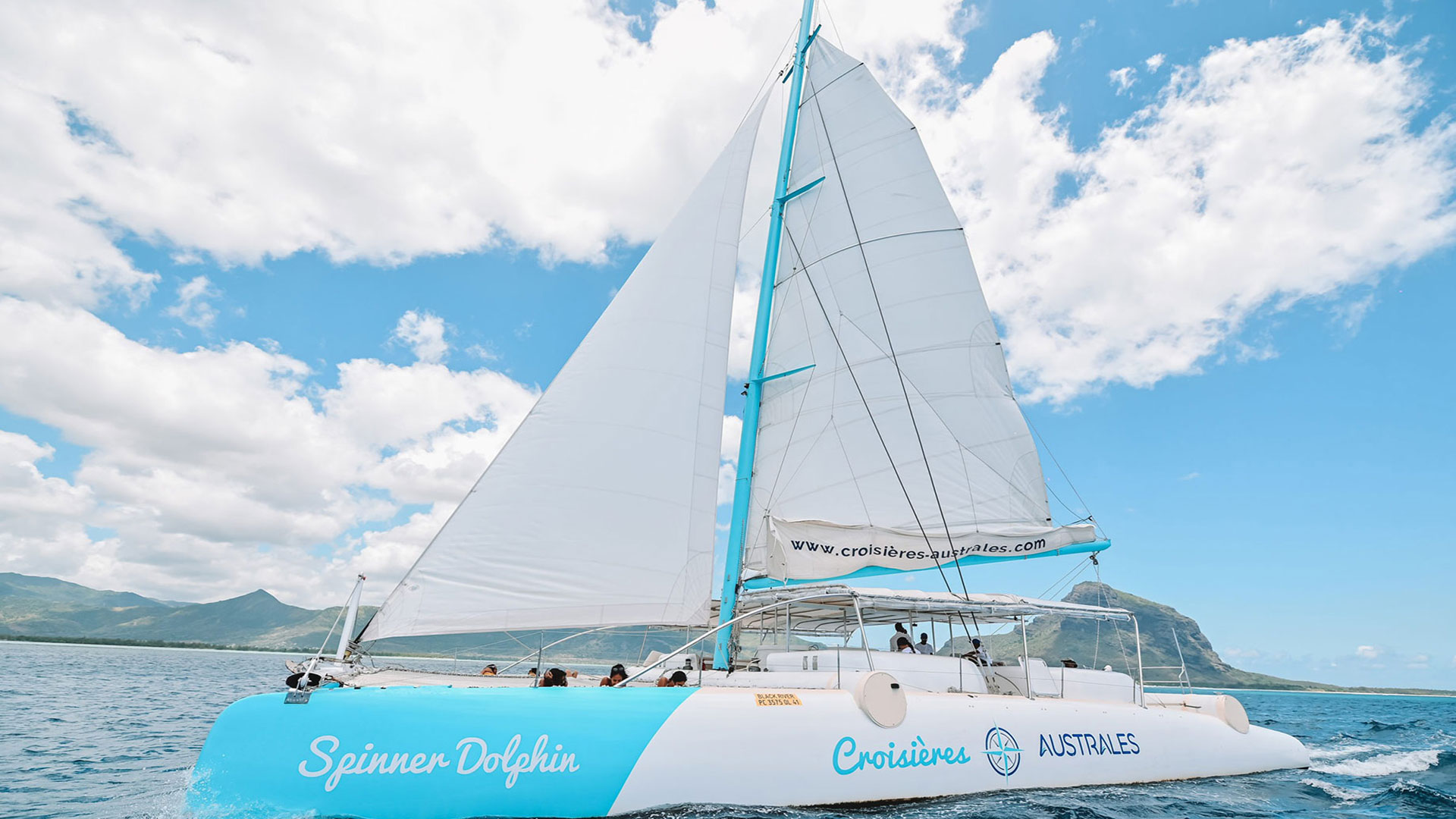 Sailing West thumbnail 5